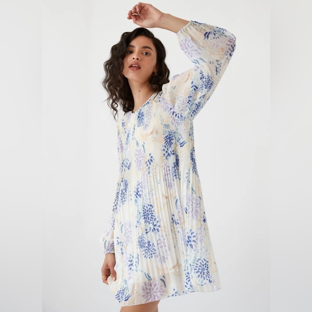 Aritzia Wilfred Daydreamer Mini Dress